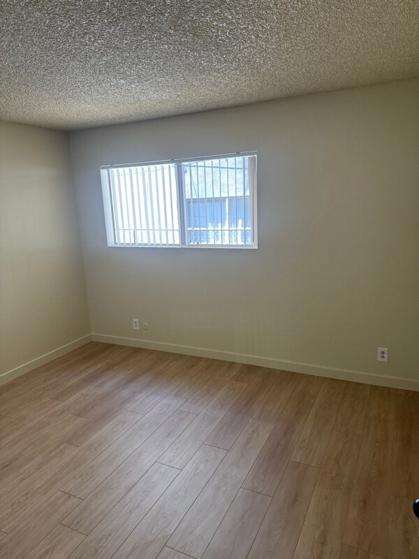 Foto del edificio - 1661 W 219th St