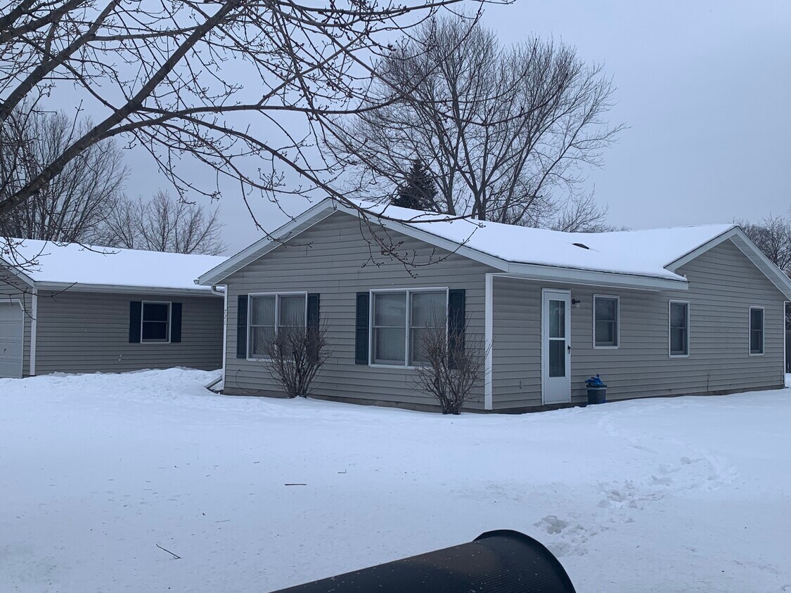 726 Wellington St, Sparta, WI 54656 Townhome Rentals in Sparta WI