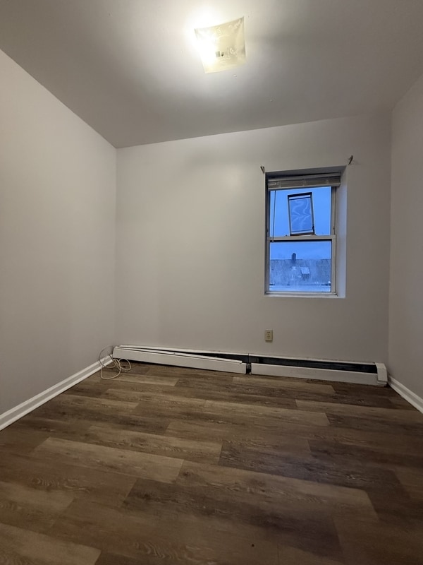 Foto del edificio - 300 Morton Ave