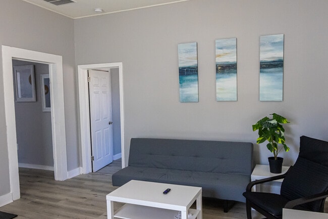 Foto del edificio - 4139 Lott St NE
