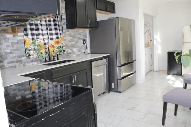 Foto del edificio - 24301 E Colonial Dr