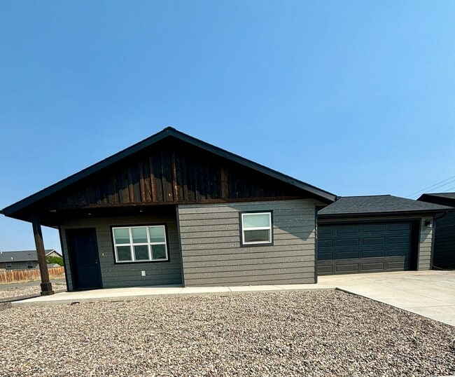 Building Photo - 7995 Avocet Dr