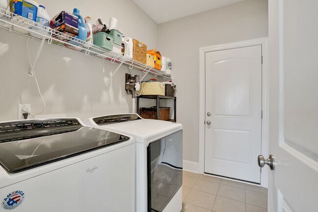 Building Photo - 51 Draft Line Ct