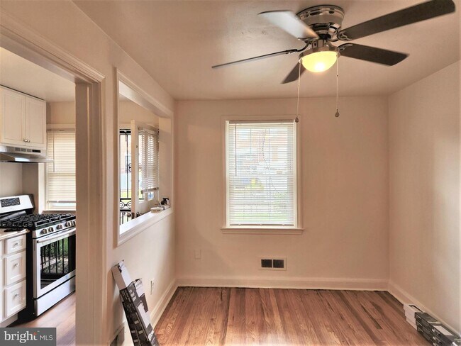 Foto del edificio - 3712 Elmley Ave