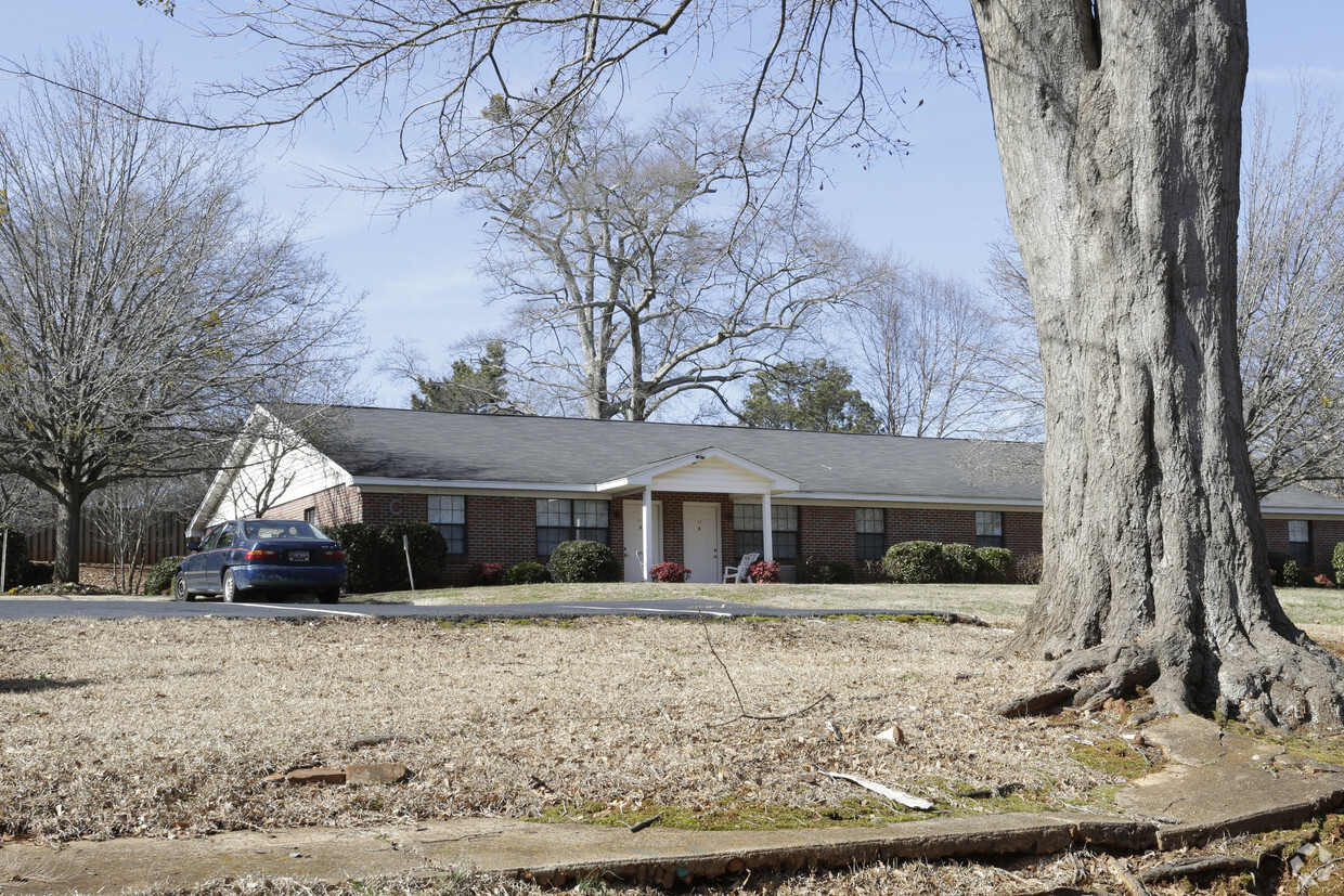 Primary Photo - Gateway House