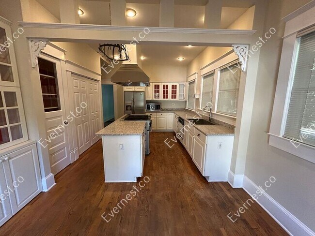 Foto del edificio - 1095 Monroe Dr NE