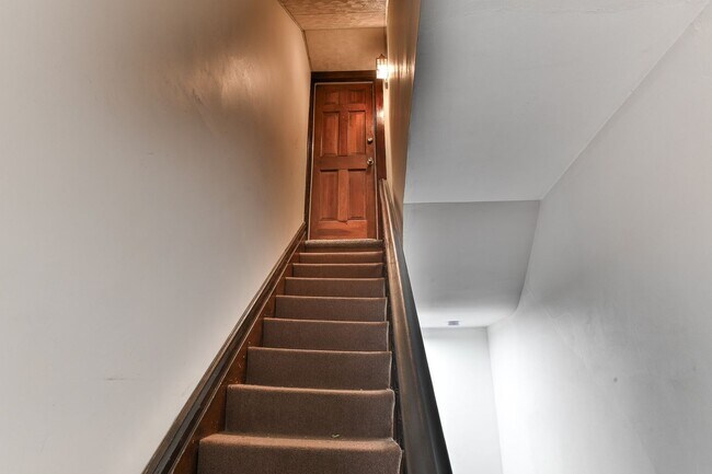 Building Photo - 1306 N 3rd St