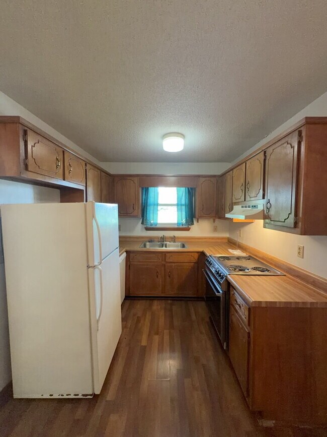 Foto del edificio - Adorable 2 Bedroom Duplex-106-B Pete Jones Dr.