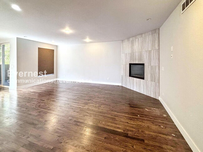 Building Photo - 8130 W 10th Ave