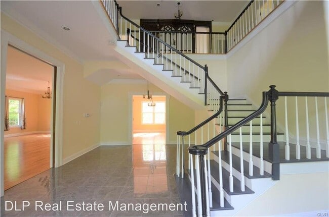Building Photo - 5 br, 2.5 bath House - 1 Harmony Terrace