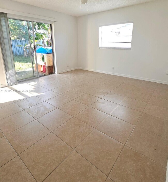 Foto del edificio - 7607 SW 8th Ct