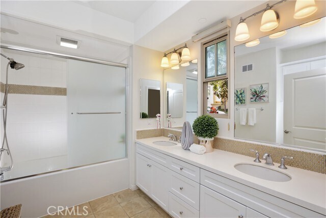 Building Photo - 70 Overbrook
