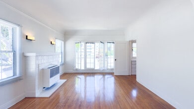 Building Photo - 649 N Irving Blvd