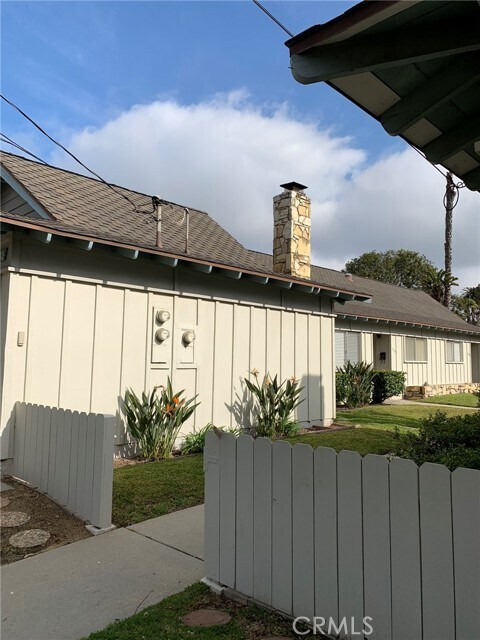 Building Photo - 3630 Country Club Dr