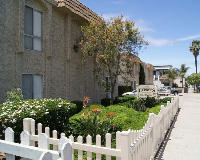 Building Photo - 4649 Voltaire St