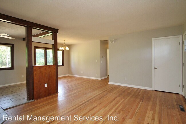 Building Photo - 3 br, 1 bath House - 12608 SW 64th Ave