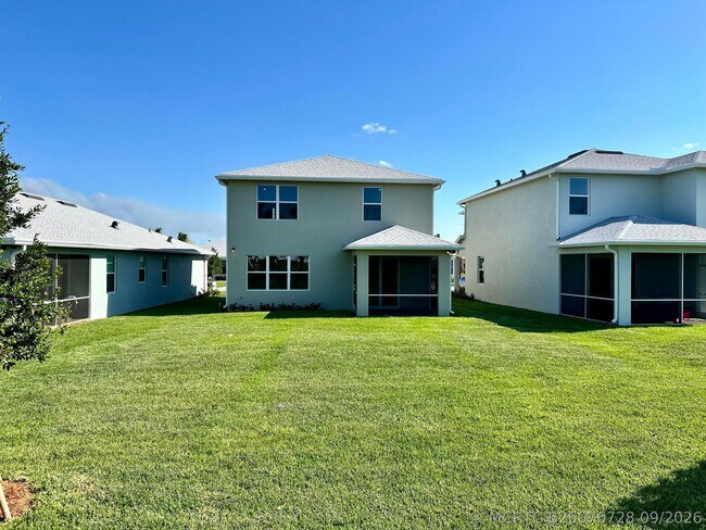 Building Photo - 10681 SW Morning Glory Dr