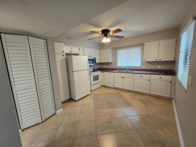 Building Photo - 7752 Tamara Lee Ct