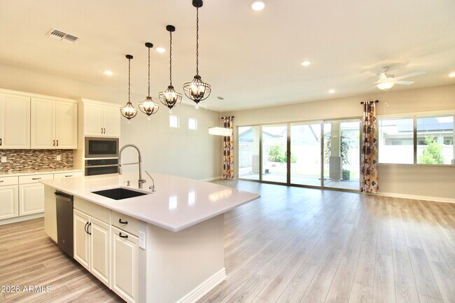 Foto del edificio - 15078 West Roosevelt St