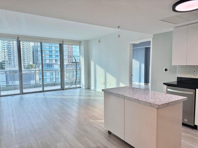 Foto del edificio - 92 SW 3rd St