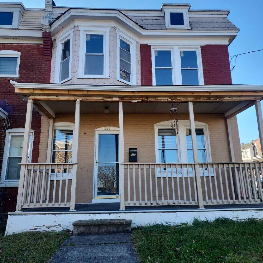 Foto principal - 320 W 31st St
