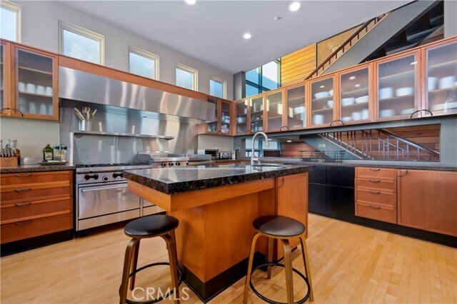 Foto del edificio - 35121 Beach Rd