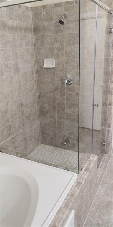 Foto del edificio - 2710 Hullsmith Dr