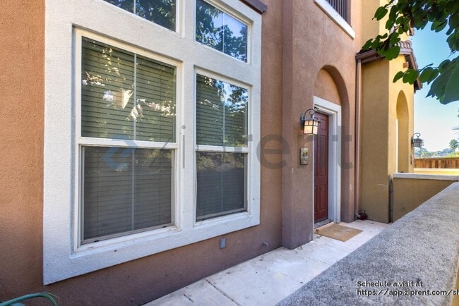 Building Photo - 1860 E 12th St