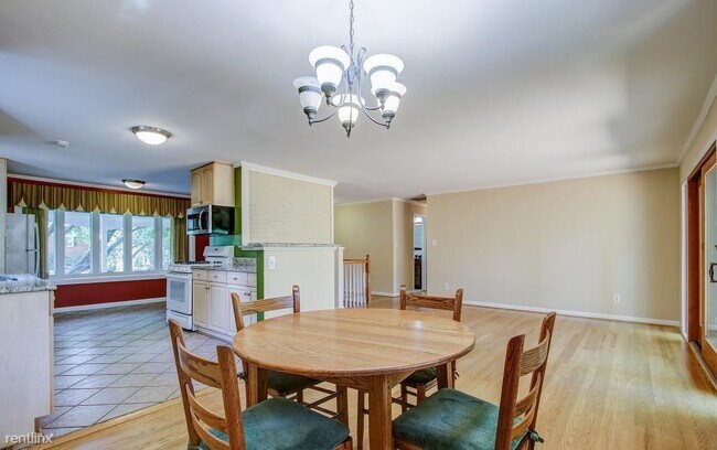 Building Photo - 3 br, 3 bath House - 1006 Devere Dr