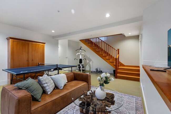 Photo du bâtiment - 35 E 6th Ave