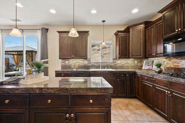 Foto del edificio - 3436 Laurashawn Ln
