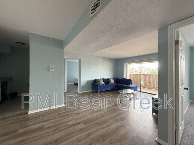 Foto del edificio - 8523 Hearth Dr