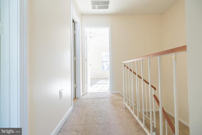 Building Photo - 12866 Hyannis Ln