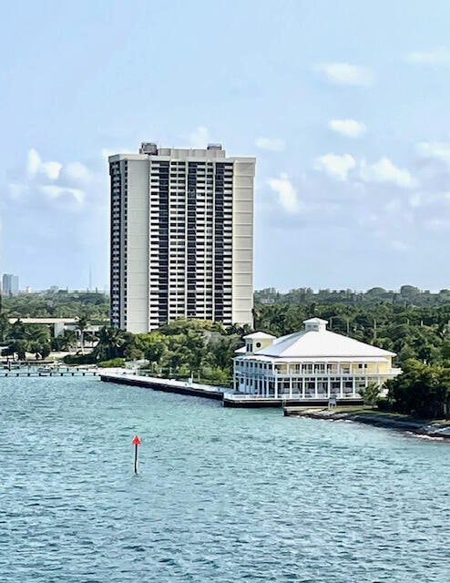 Primary Photo - 5600 N Flagler Dr