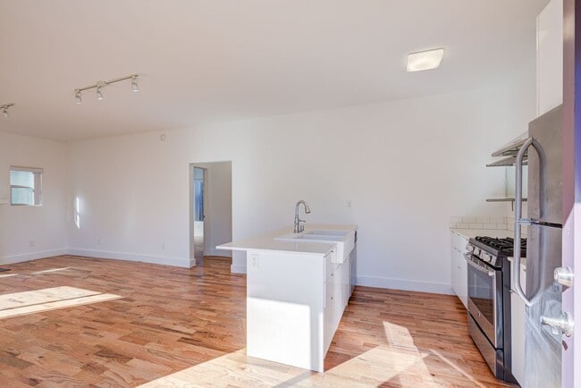 Foto del edificio - 3216 Bellevue Ave