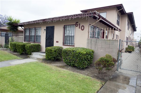 Foto principal - 610 E 99th St