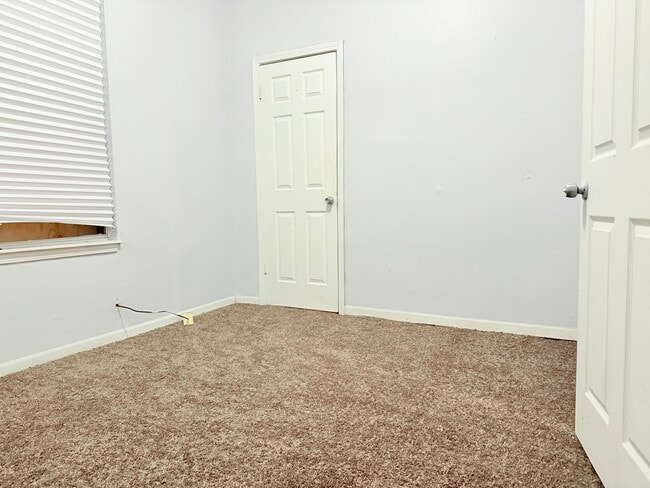 Photo - 1051 College St House