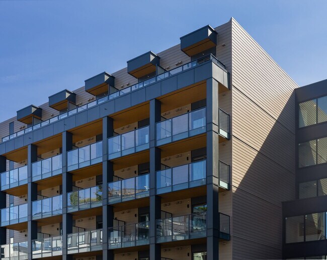 Building Photo - 1529 Oxford St