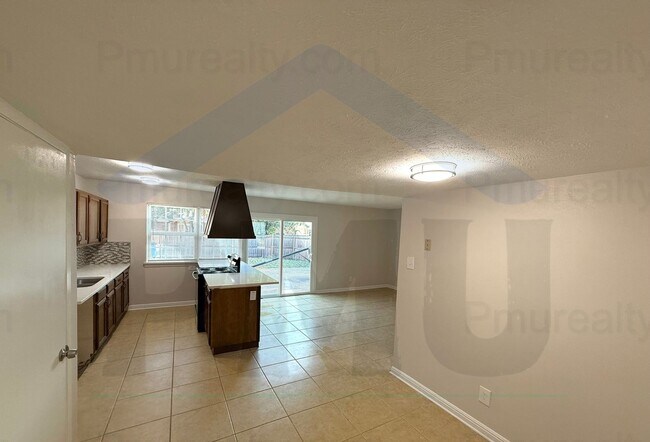 Foto del edificio - AVAILABLE NOW!!! Charming and spacious 3 bedrooms and 2 full bathrooms house in Dallas