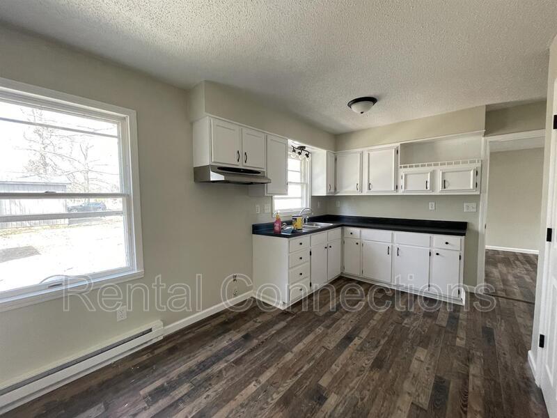 610 S Elm St, Cambria, IL 62915 House Rental in Cambria, IL