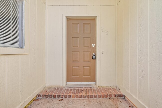 Foto del edificio - 1842 Freshmeadow Dr