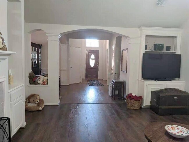 Foto del edificio - 4939 Linden Pl