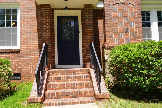 Puerta principal - 1319 4th Ave