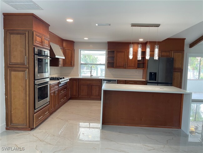 Building Photo - 2210 Isle of Pines Ave