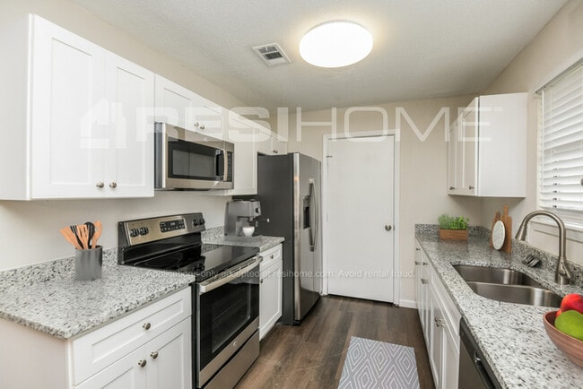 Foto del edificio - 623 Allencrest Dr