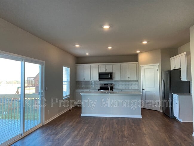 Foto del edificio - 10433 Powell Ave