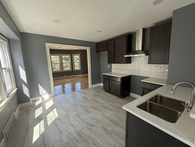 Building Photo - 1206 N 46th St