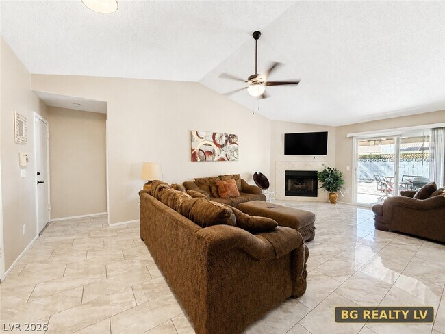 Foto del edificio - 6600 Light Breeze Dr
