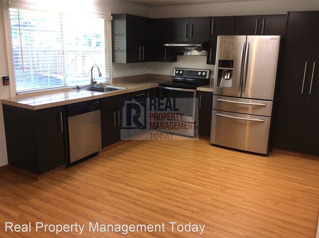 Foto del edificio - 3 br, 1 bath House - 125 158th St E
