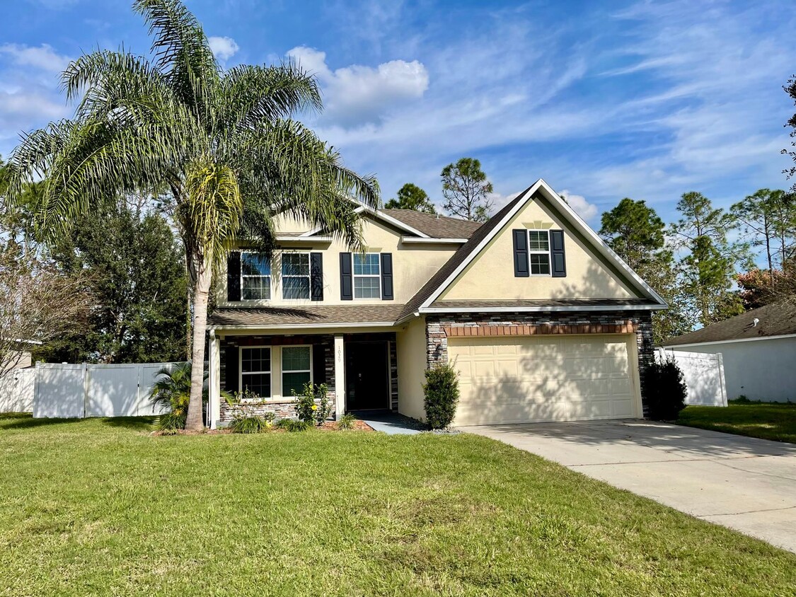 Primary Photo - Large home in charming neighborhood